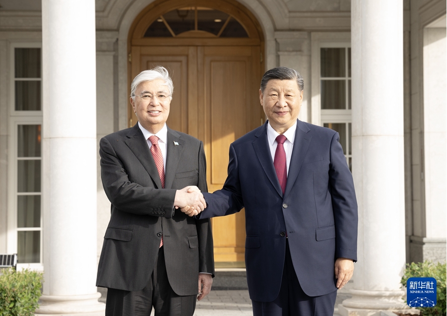 習(xí)近平同哈薩克斯坦總統(tǒng)托卡耶夫舉行小范圍晤談