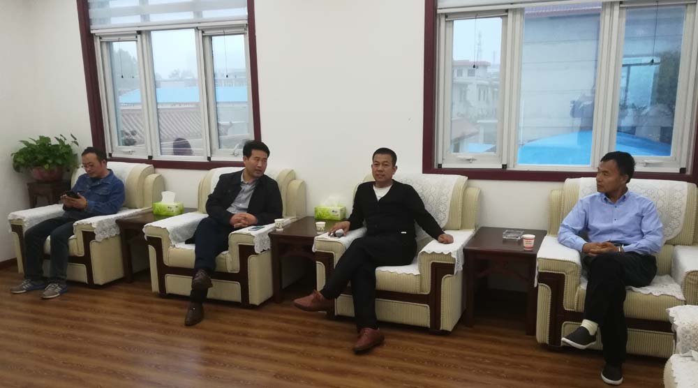 北京寫(xiě)作學(xué)會(huì)文化藝術(shù)促進(jìn)會(huì)執(zhí)行主席林臏一行到比干廟調(diào)研